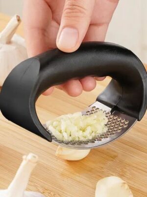 Garlic masher